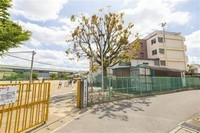 周辺環境:川口市立慈林小学校徒歩13分