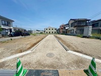 外観:全面道路含む外観